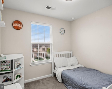 70 Benford - Photo Thumbnail 19