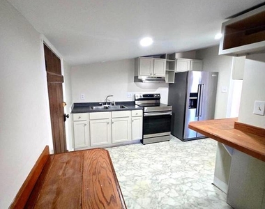 446 Railroad Ave - Photo Thumbnail 5