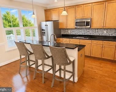 118 Amanda Frances Lane - Photo Thumbnail 12
