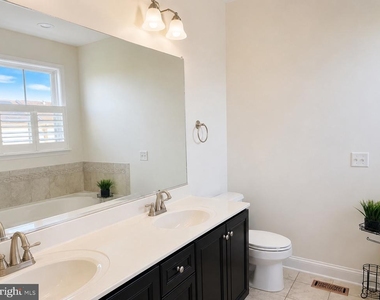 118 Amanda Frances Lane - Photo Thumbnail 17