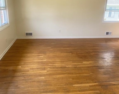 6215 Auth Road - Photo Thumbnail 12