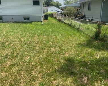 6215 Auth Road - Photo Thumbnail 5