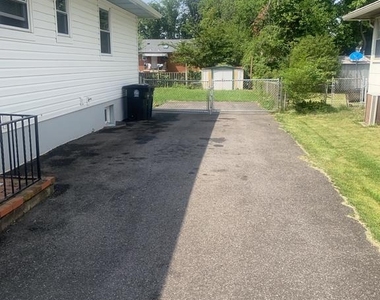 6215 Auth Road - Photo Thumbnail 7