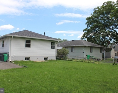 6215 Auth Road - Photo Thumbnail 3
