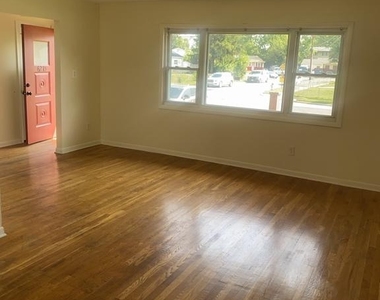 6215 Auth Road - Photo Thumbnail 9