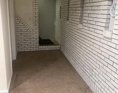 6215 Auth Road - Photo Thumbnail 19