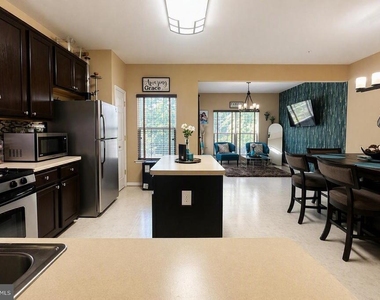10502 Glen Manor Drive - Photo Thumbnail 1