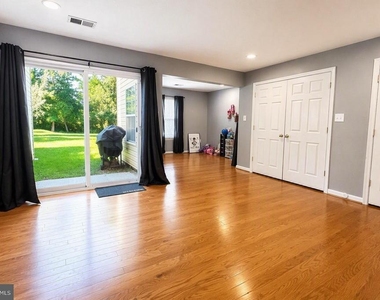 10502 Glen Manor Drive - Photo Thumbnail 13
