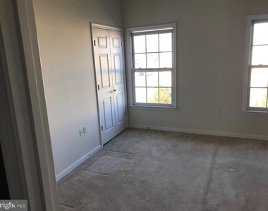 414 Main Street - Photo Thumbnail 5