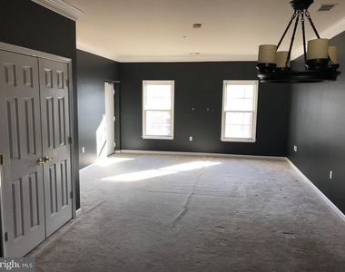 414 Main Street - Photo Thumbnail 3
