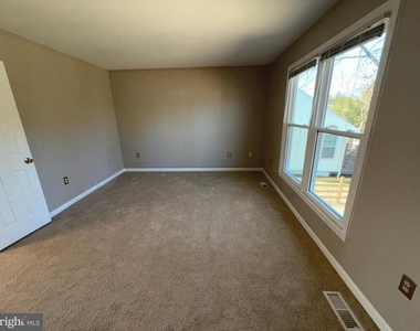 12806 Marlow Place - Photo Thumbnail 13