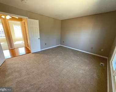 12806 Marlow Place - Photo Thumbnail 12