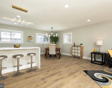 13405 Oriental Street - Photo Thumbnail 5