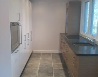 120 Fleetwood Terrace - Photo Thumbnail 2