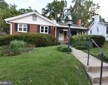 120 Fleetwood Terrace - Photo Thumbnail 13