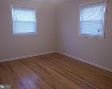 120 Fleetwood Terrace - Photo Thumbnail 11