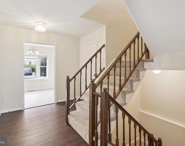 7561 Heatherton Lane - Photo Thumbnail 2