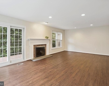 7561 Heatherton Lane - Photo Thumbnail 3