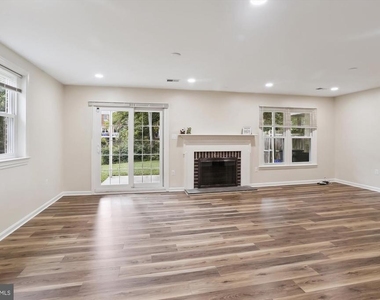 7561 Heatherton Lane - Photo Thumbnail 23