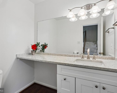 7561 Heatherton Lane - Photo Thumbnail 13