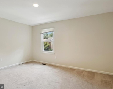 7561 Heatherton Lane - Photo Thumbnail 17