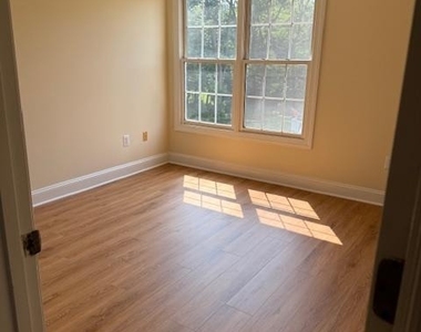 305 Flannery Lane - Photo Thumbnail 14