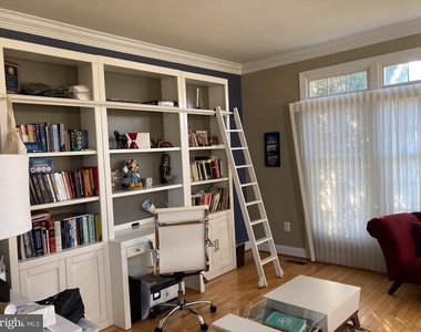 305 Flannery Lane - Photo Thumbnail 4