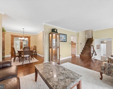 19829 Spurrier Avenue - Photo Thumbnail 6