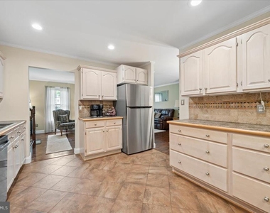 19829 Spurrier Avenue - Photo Thumbnail 12