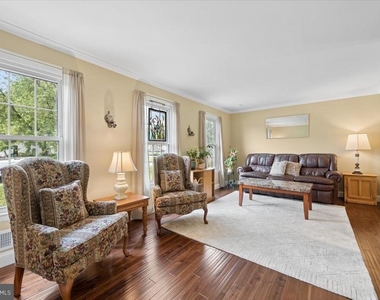 19829 Spurrier Avenue - Photo Thumbnail 3