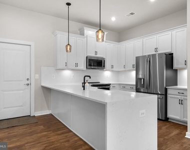16302 Connors Way - Photo Thumbnail 5