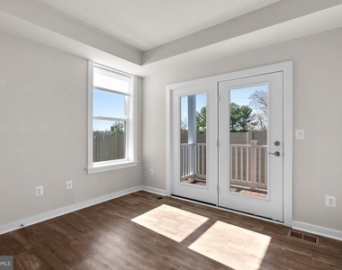 16302 Connors Way - Photo Thumbnail 15