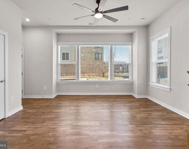 16302 Connors Way - Photo Thumbnail 2