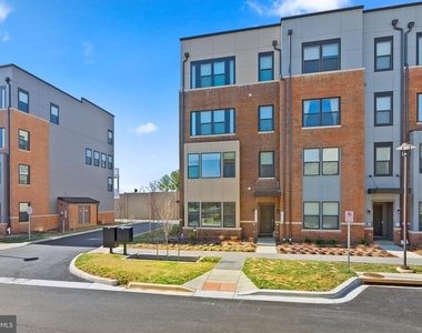 16302 Connors Way - Photo Thumbnail 32