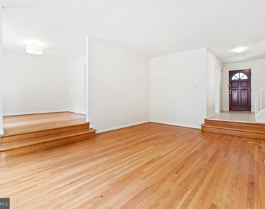 11840 Enid Drive - Photo Thumbnail 9