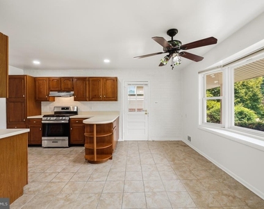11840 Enid Drive - Photo Thumbnail 2