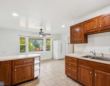 11840 Enid Drive - Photo Thumbnail 5