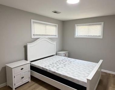 13405 Oriental Street - Photo Thumbnail 6