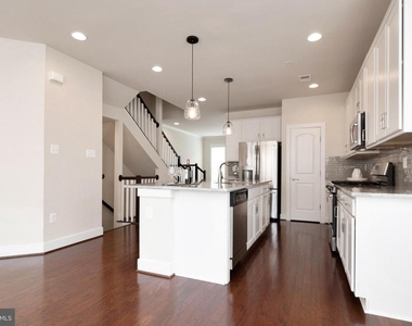 316 Hendrix Avenue - Photo Thumbnail 12