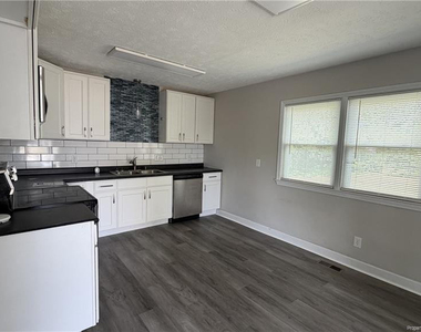 3257 Vardaman Avenue - Photo Thumbnail 5