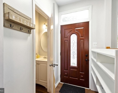 9525 Clocktower Lane - Photo Thumbnail 1