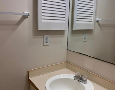 6716-7 Willowbrook Drive - Photo Thumbnail 22