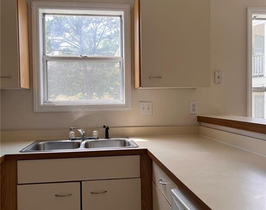 6716-7 Willowbrook Drive - Photo Thumbnail 10