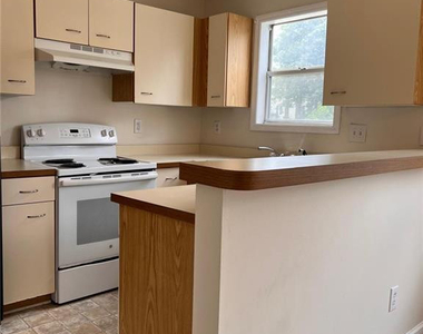 6716-7 Willowbrook Drive - Photo Thumbnail 8