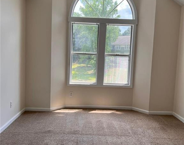 6716-7 Willowbrook Drive - Photo Thumbnail 15