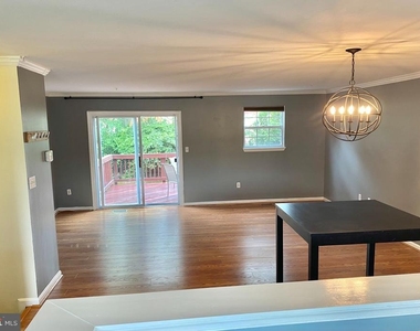 8825 Goose Landing Circle - Photo Thumbnail 6