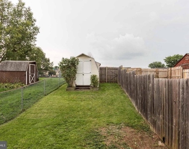 453 Berry Court - Photo Thumbnail 16