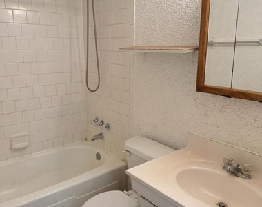 453 Berry Court - Photo Thumbnail 13