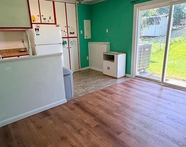 453 Berry Court - Photo Thumbnail 5
