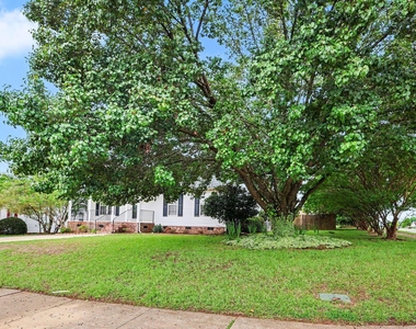 200 Waterford Drive - Photo Thumbnail 3